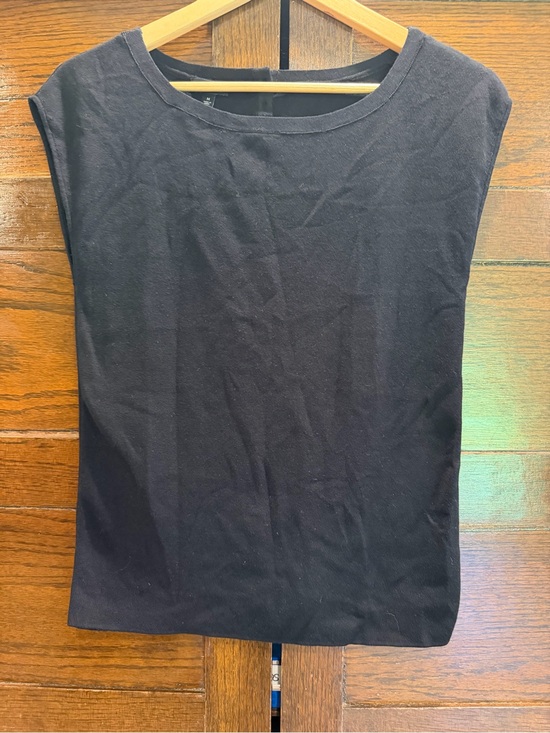 Talbots Tops - Talbots medium knit shell Black sweater capped sleeve tank top business casual